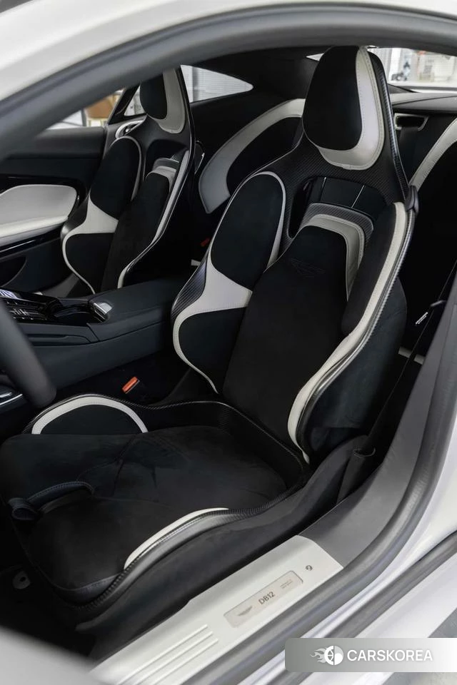 Aston Martin DB12 id 4239612 из Китая 8
