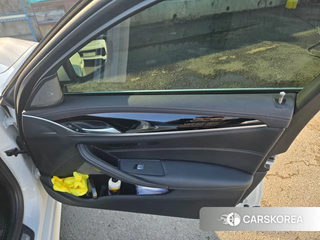 BMW 5 Series (G30) id 3823814 из Кореи 8