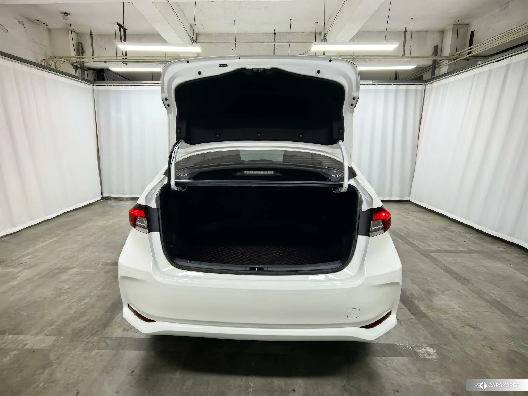 Toyota Corolla id 4468048 из Китая 8