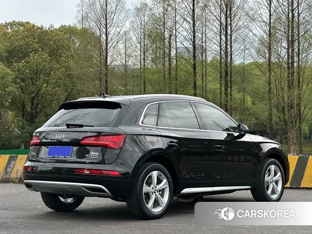 Audi Q5L id 4260606 из Китая 8