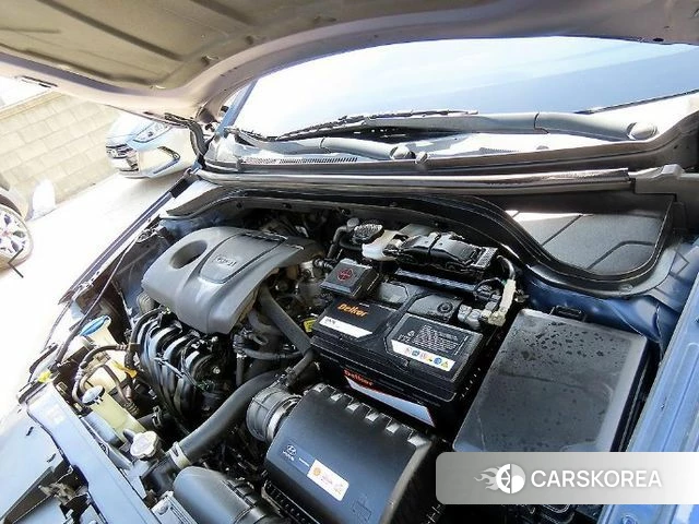 Hyundai Avante AD id 3861773 из Кореи 8