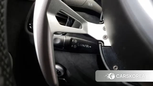 Aston Martin Vantage 2nd Generation id 3499447 из Кореи 8