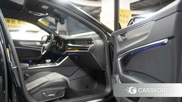 Audi A6L id 3896288 из Китая 8