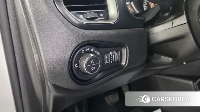 Jeep Renegade id 3701821 из Кореи 8