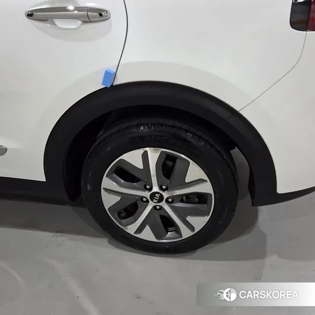 Kia Niro EV id 3468784 из Кореи 8