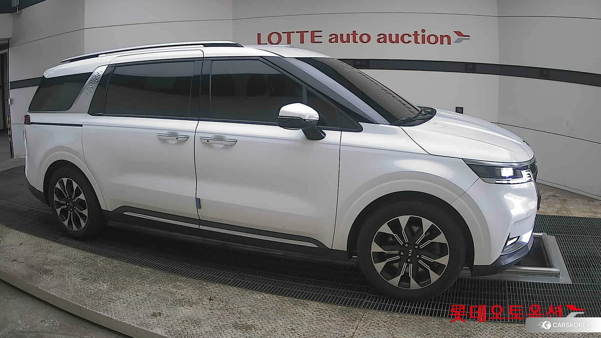 Kia Carnival id 3869406 из Кореи 8