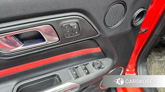 Ford Mustang id 3055258 из Кореи 8