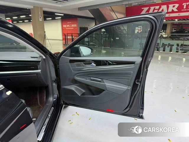 Volkswagen Passat id 4314205 из Китая 8