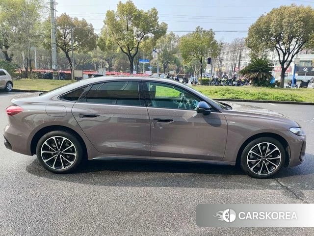 Audi A5L id 4258211 из Китая 8