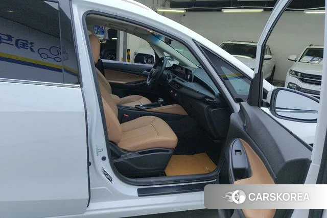 Buick GL6 id 3857559 из Китая 8