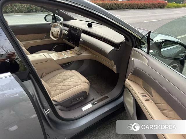 Weilai ET9 id 3908055 из Китая 8