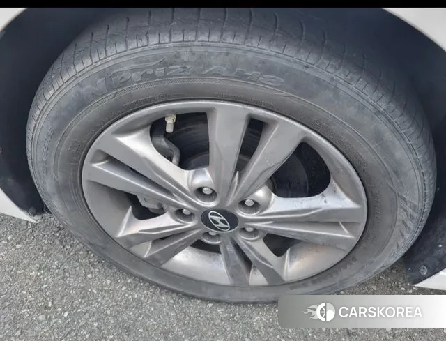 Hyundai Avante AD id 3460149 из Кореи 8