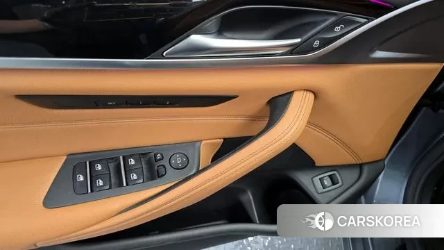 BMW 5 Series (G30) id 3000428 из Кореи 8