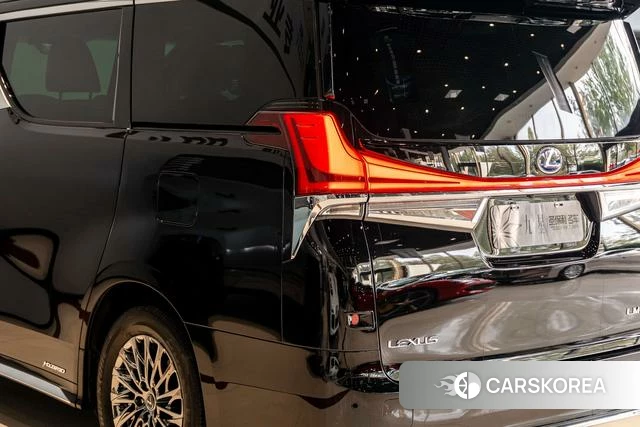 Lexus LM id 4314242 из Китая 8