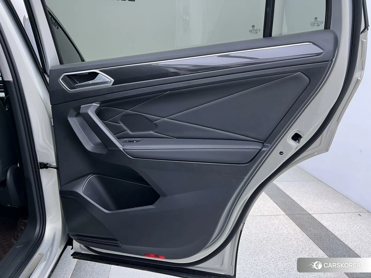 Volkswagen Tiguan L id 4486237 из Китая 8