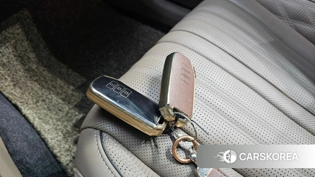 Kia K8 id 4224590 из Кореи 8