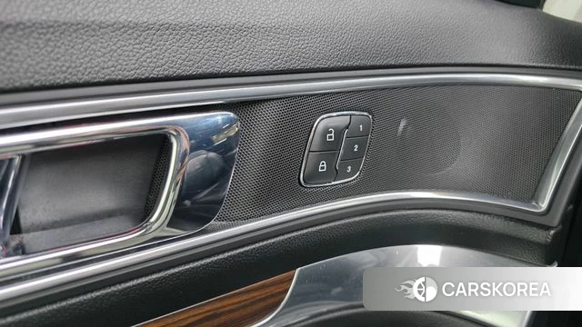 Ford Explorer id 3905376 из Кореи 8