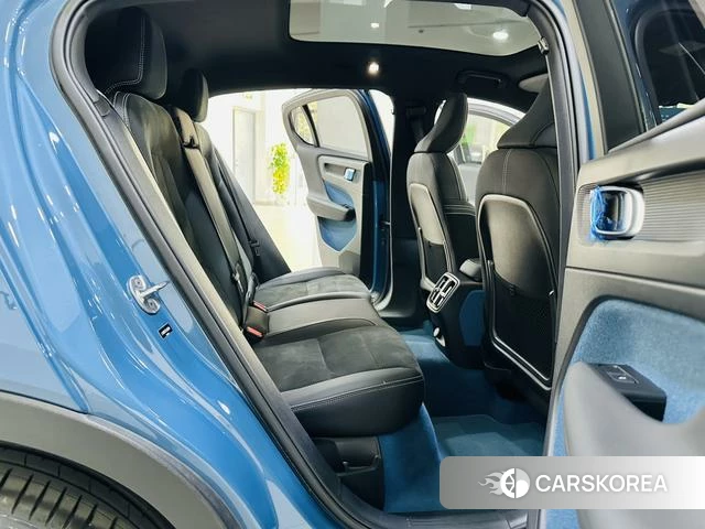 Volvo C40 EV id 3908706 из Китая 8