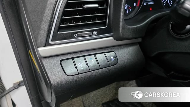 Hyundai Avante AD id 3899903 из Кореи 8