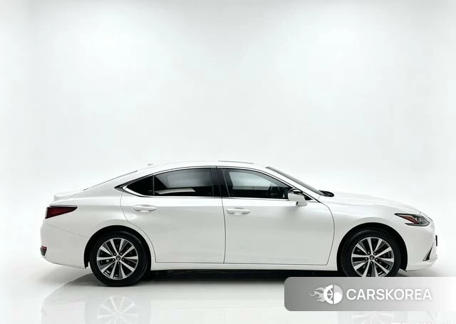 Lexus ES id 4276674 из Китая 8