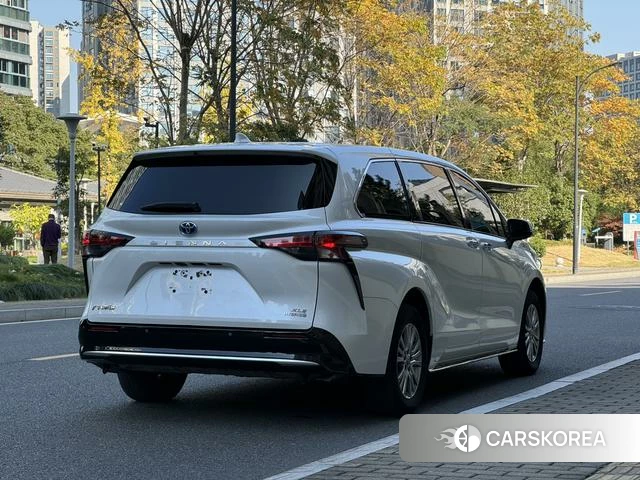 Toyota Saina id 4260666 из Китая 8