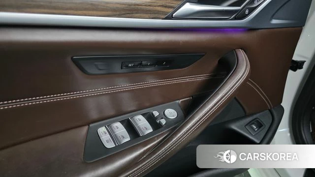 BMW 5 Series (G30) id 4019978 из Кореи 8