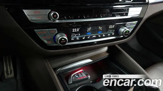 BMW 5 Series (G30) id 2854971 из Кореи 8