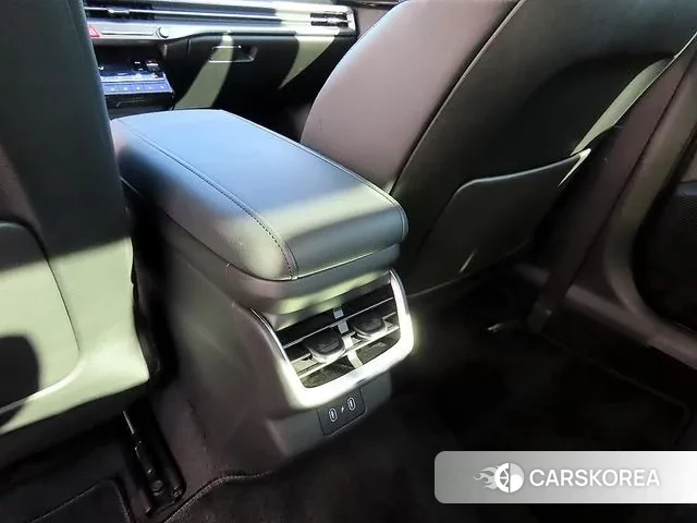 Hyundai Grandeur (GN7) id 3360332 из Кореи 8