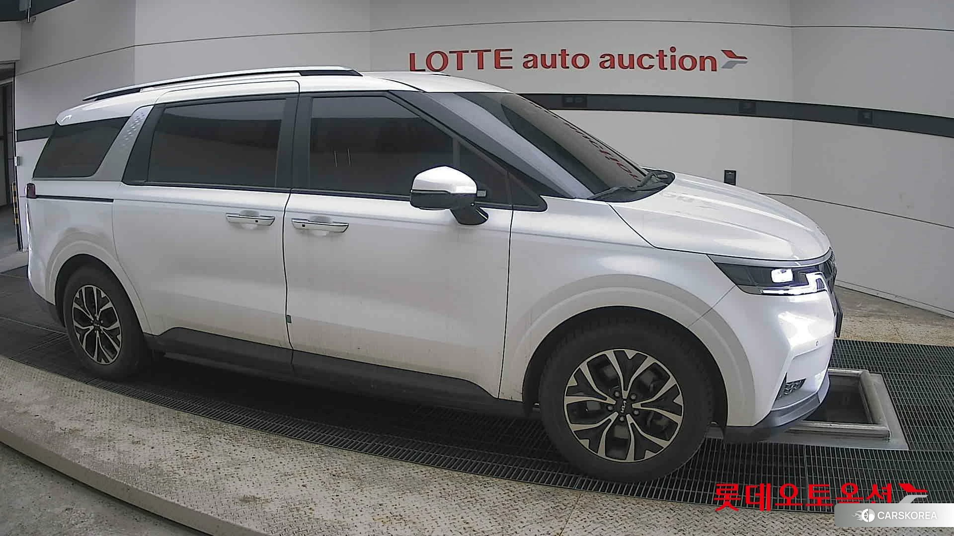 Kia Carnival id 4289542 из Кореи 8