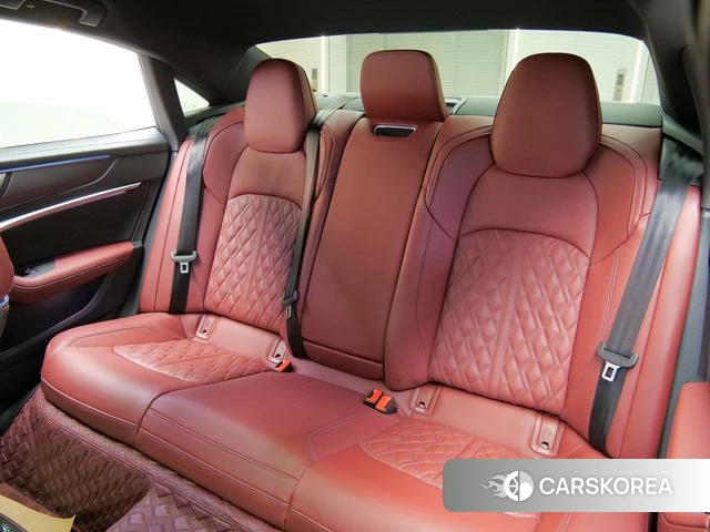 Audi A7L id 4380462 из Китая 8