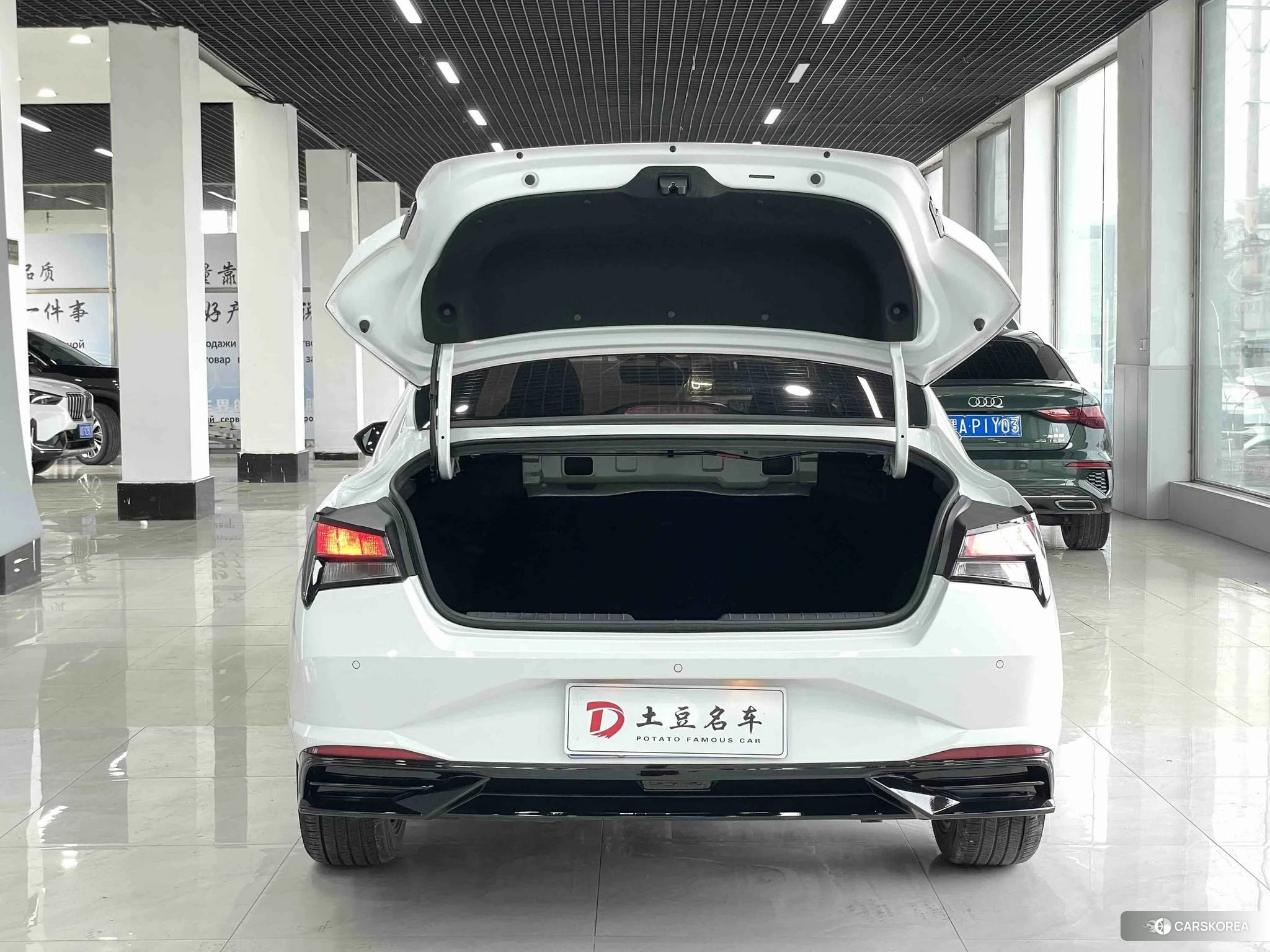 Hyundai Elantra id 4468079 из Китая 8