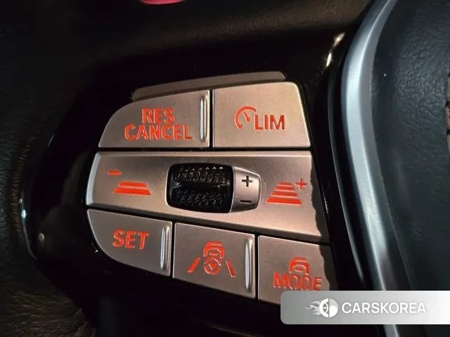 BMW 5 Series (G30) id 3394439 из Кореи 8