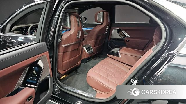 BMW 7 Series (G70) id 3891231 из Кореи 8