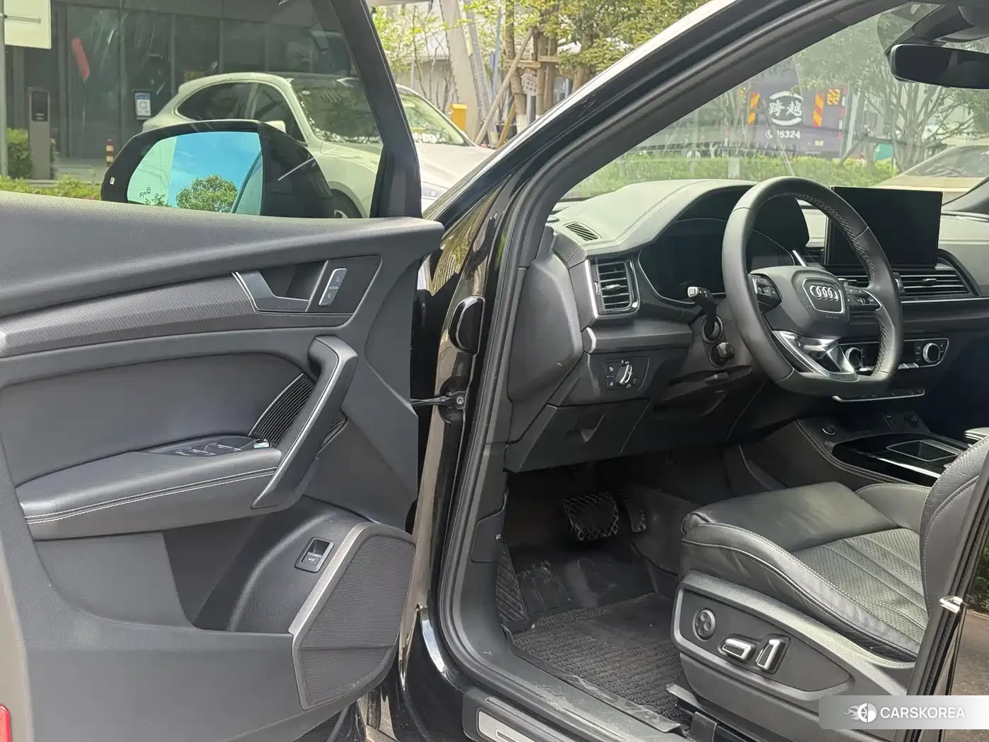 Audi Q5L id 4577902 из Китая 8