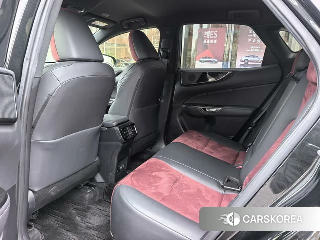 Lexus NX id 4209646 из Китая 8