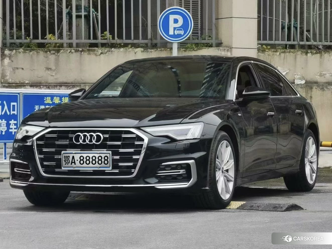 Audi A6L id 4492917 из Китая 8