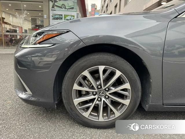 Lexus ES id 4291273 из Китая 8