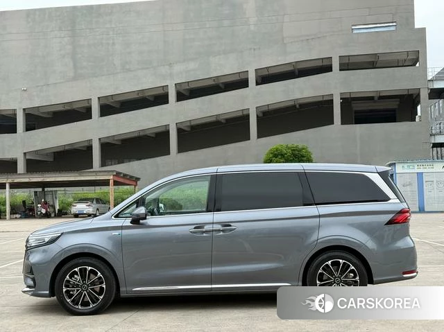 Roewe iMAX8 id 4209638 из Китая 8