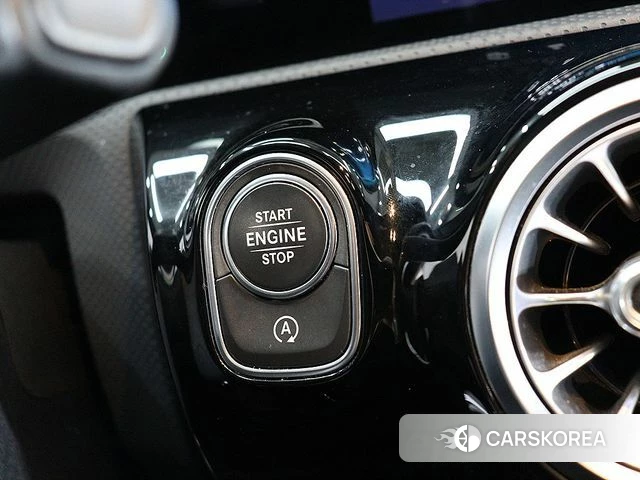 Mercedes-Benz A-Class W177 id 3954593 из Кореи 8