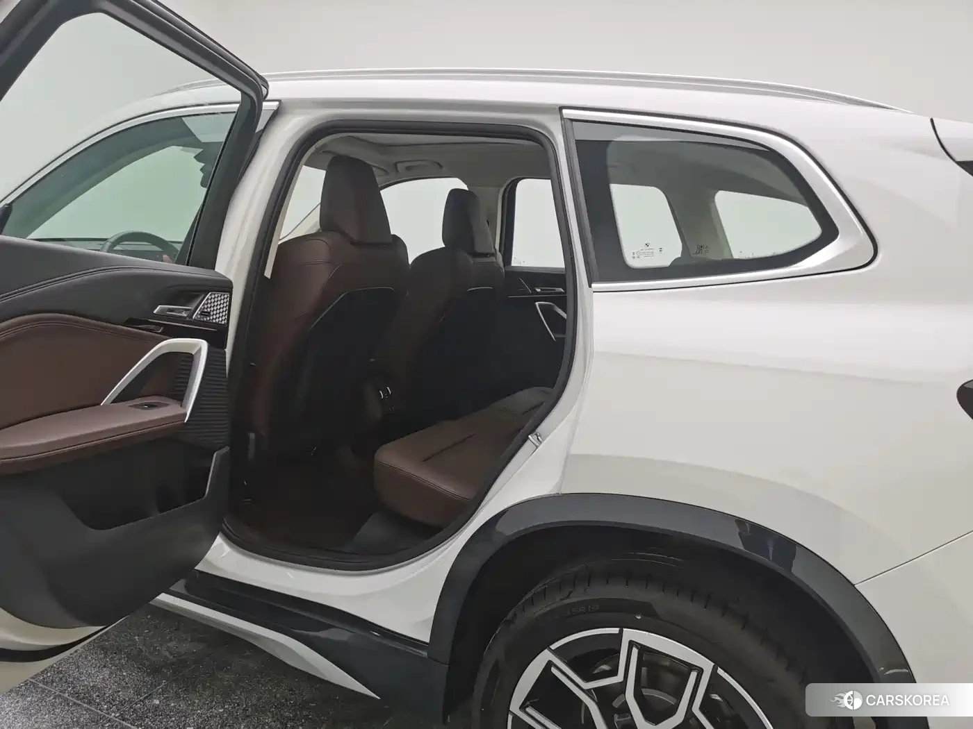 BMW X1 id 4559607 из Китая 8