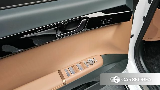 Hyundai Grandeur (GN7) id 4201114 из Кореи 8