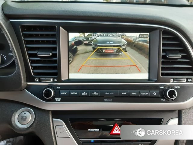 Hyundai Avante AD id 3955808 из Кореи 8