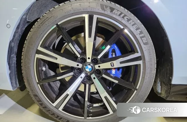 BMW 5 Series (G60) id 3732182 из Кореи 8