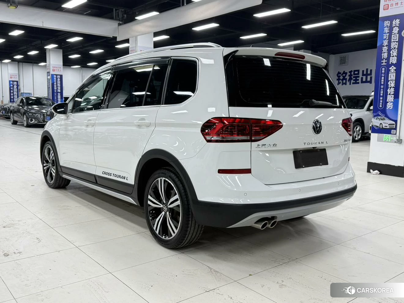 Volkswagen Touran L id 4420988 из Китая 8