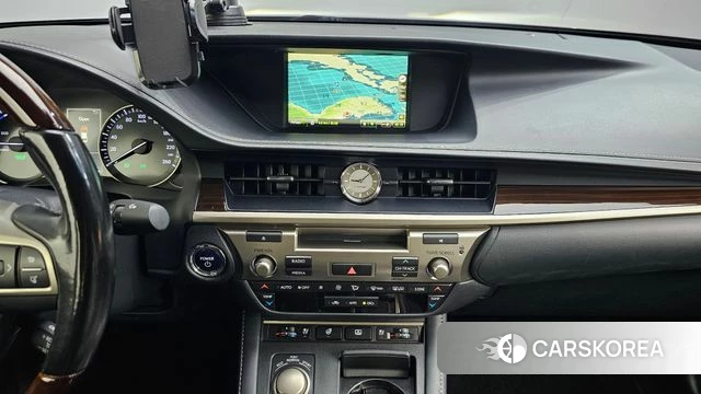 Lexus New ES300h id 4483225 из Кореи 8