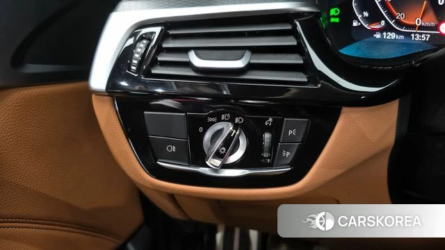 BMW 5 Series (G30) id 4682443 из Кореи 8