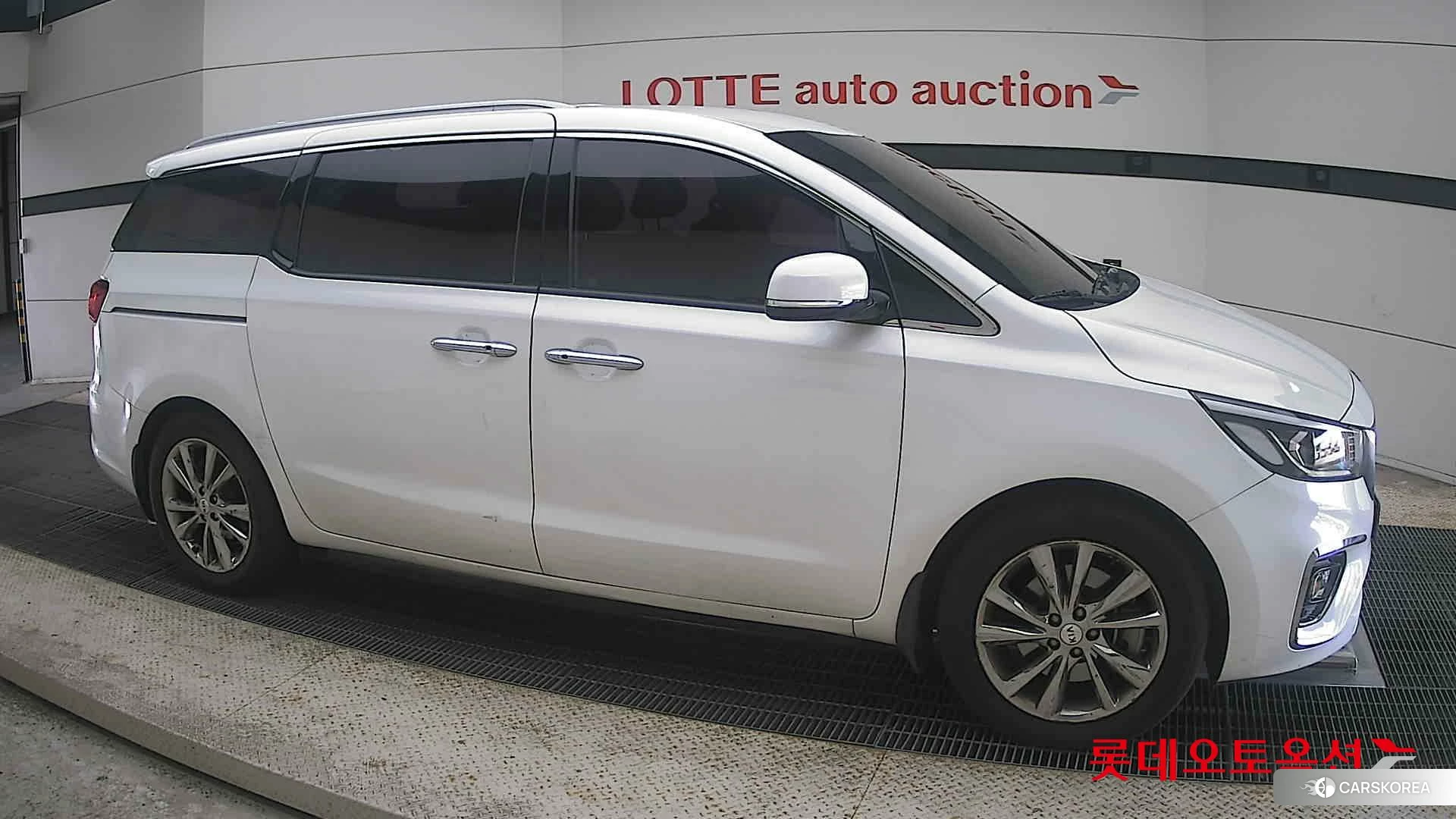 Kia Carnival id 4504352 из Кореи 8