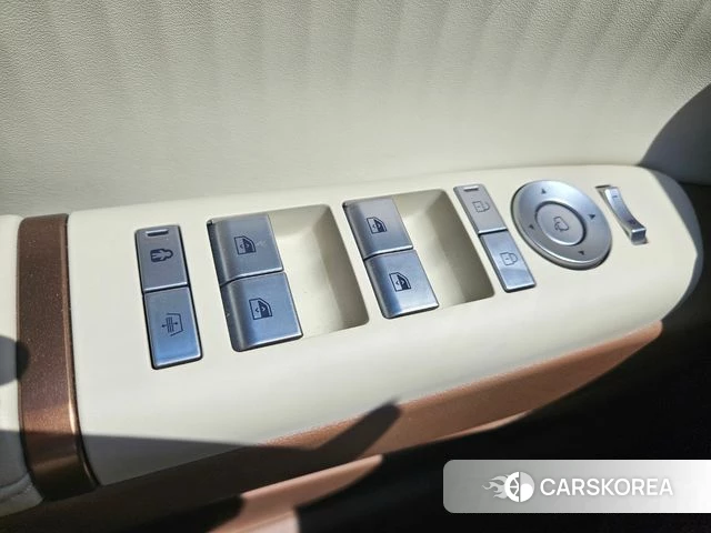 Hyundai Grandeur Hybrid (GN7) id 4360972 из Кореи 8