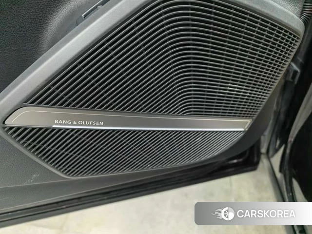 Audi Q5L id 4198818 из Китая 8