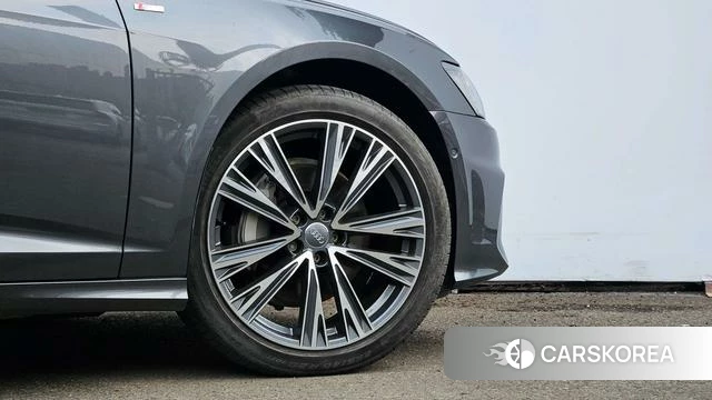 Audi A6L id 4217403 из Китая 8